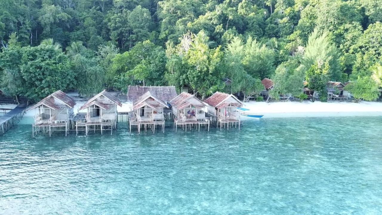 Firdas Bungalows Waisai Exterior photo