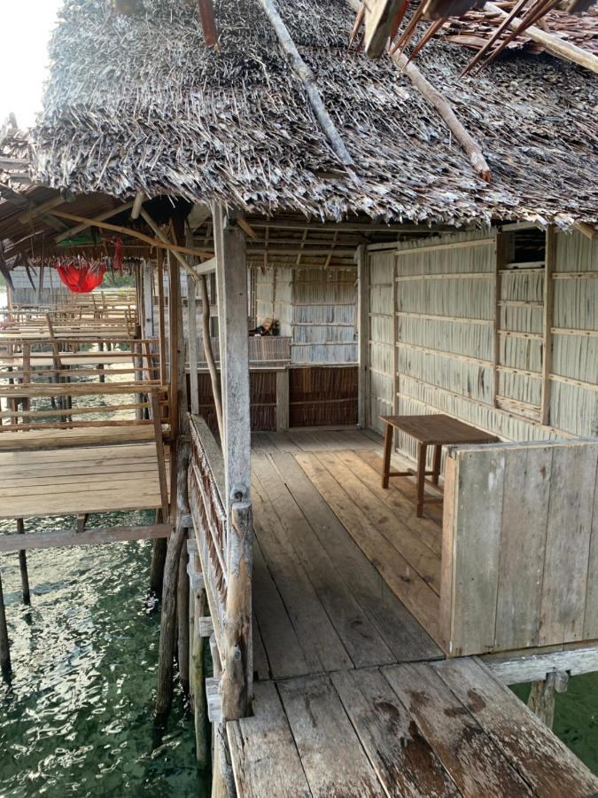 Firdas Bungalows Waisai Exterior photo