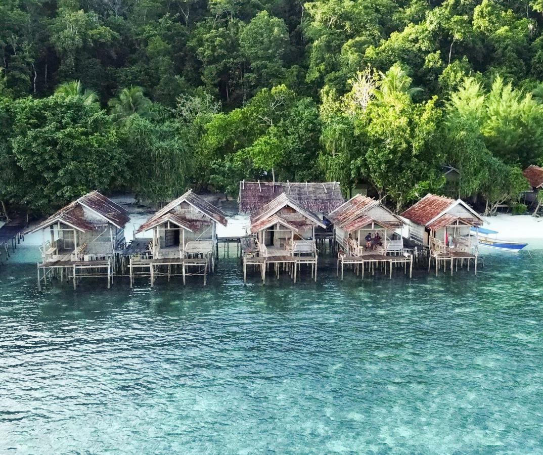 Firdas Bungalows Waisai Exterior photo